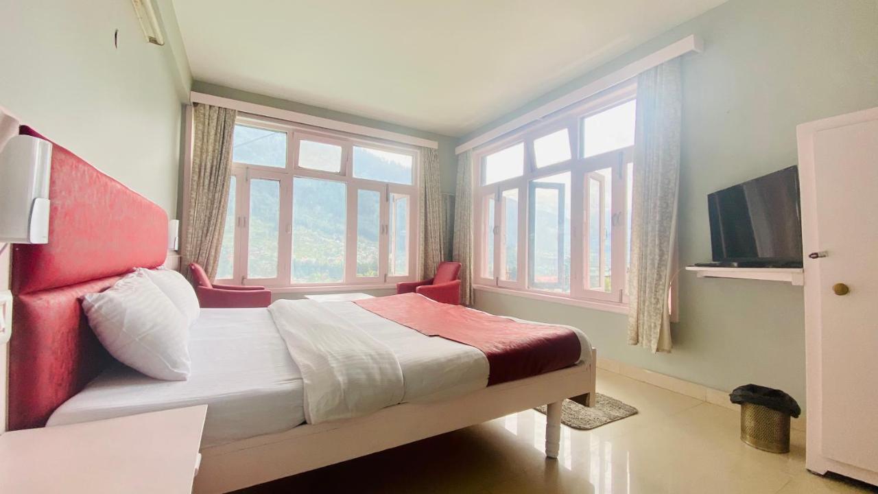 Hotel Meadows Manali ภายนอก รูปภาพ