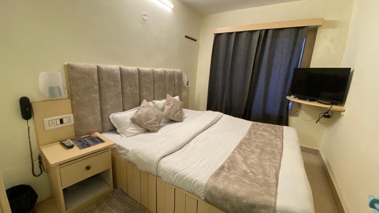 Hotel Meadows Manali ภายนอก รูปภาพ