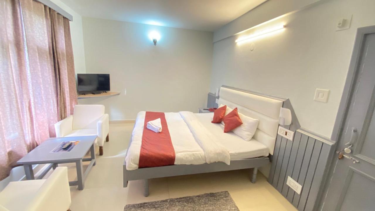 Hotel Meadows Manali ภายนอก รูปภาพ